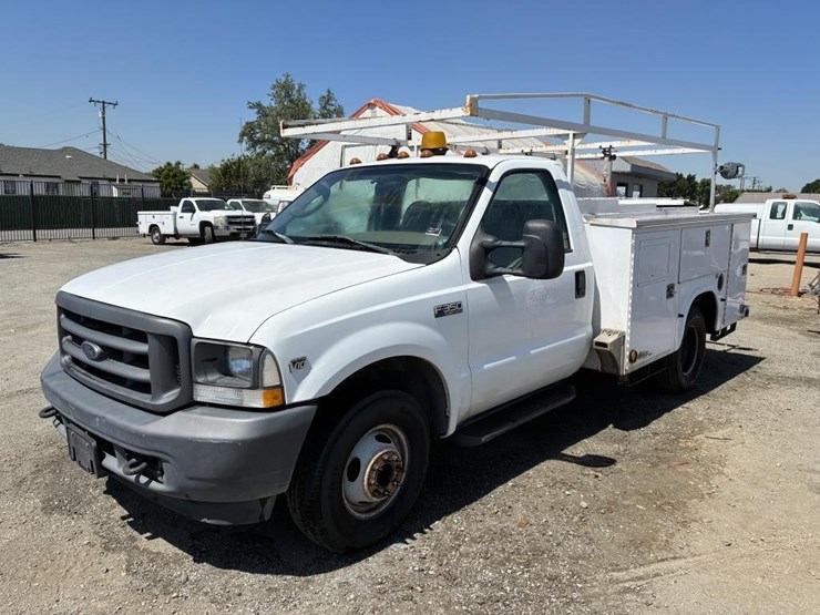 2004-ford-f350-image-1
