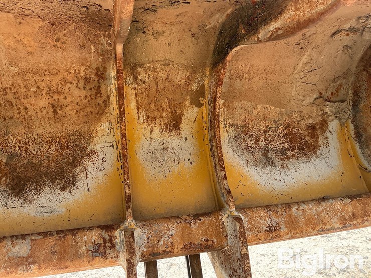 john-deere-32-image-11