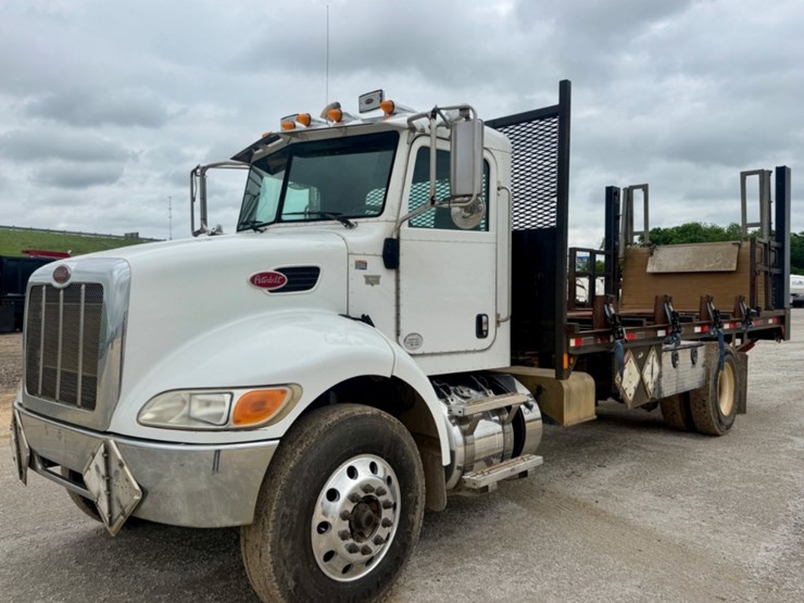 2012-peterbilt-337-image-1