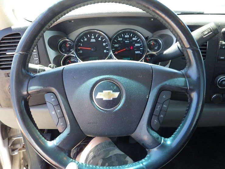 2014-chevrolet-2500hd-image-23