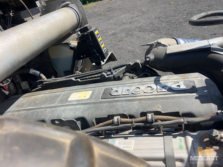 2011-kenworth-t800w-image-37