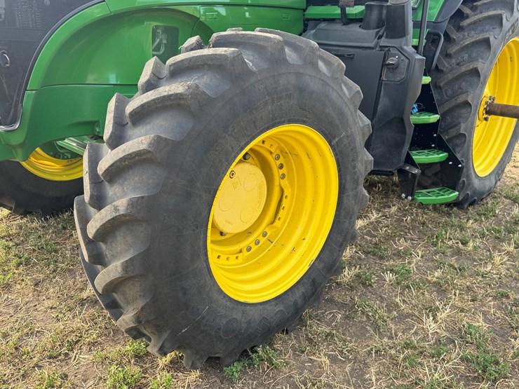2023-john-deere-7r-210-image-17