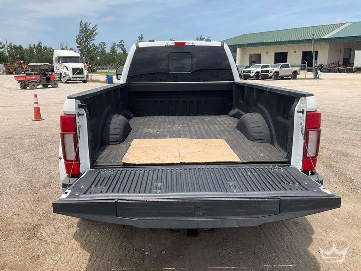 2022-ford-f350-image-35
