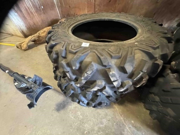 2--27x9.00-r14-tires-image-1
