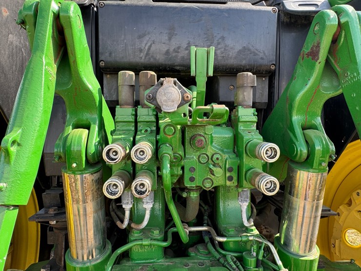 2018-john-deere-6155m-image-23