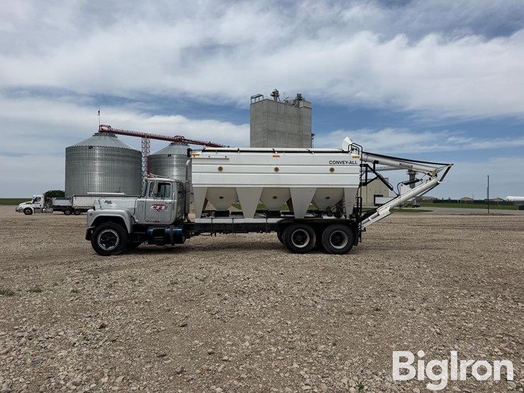1987-mack-r690st-image-8