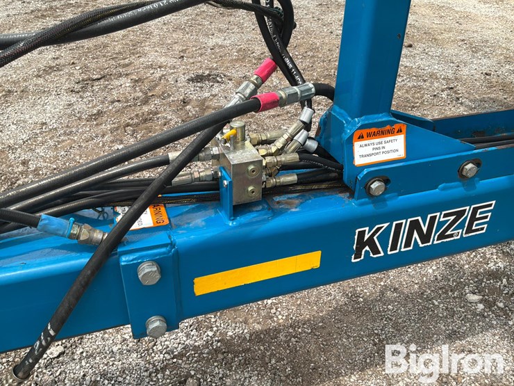 2005-kinze-3500-image-14
