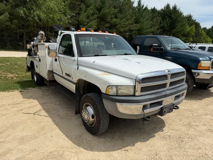 1997-dodge-3500-image-3
