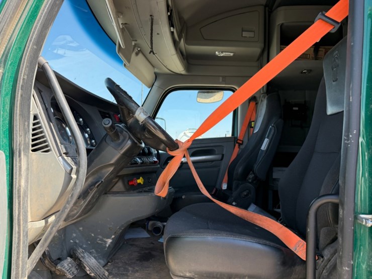 2019-kenworth-t680-image-9