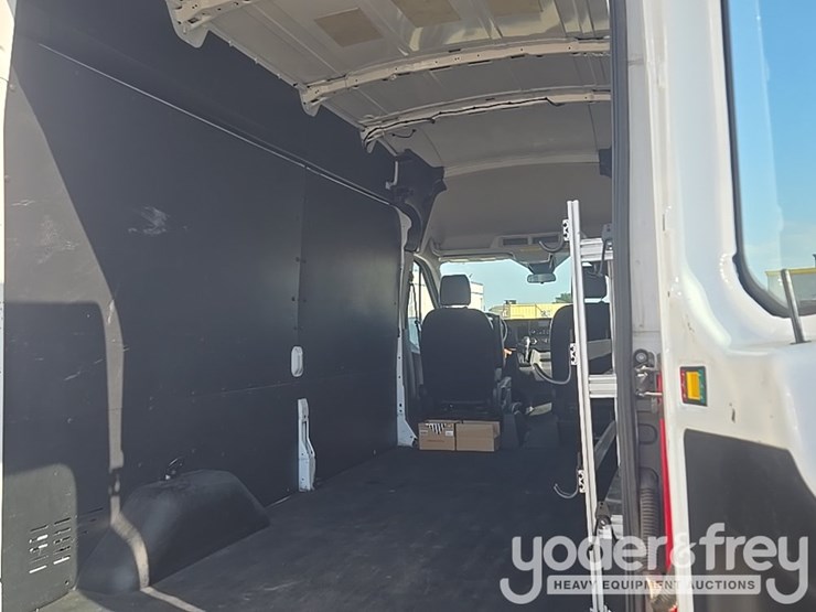2020-ford-transit-image-19