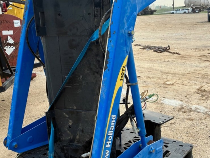 new-holland-110tl-image-1