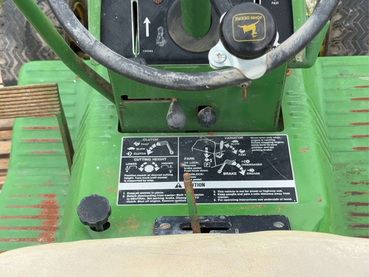 john-deere-110-image-19