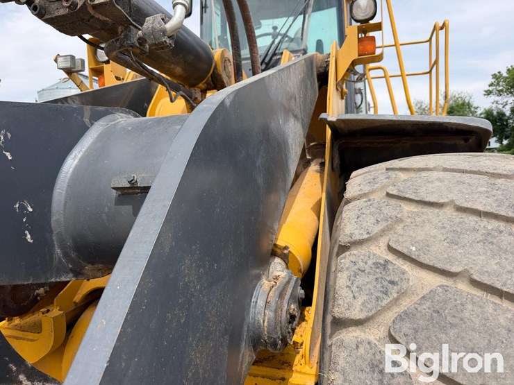 john-deere-744-image-11