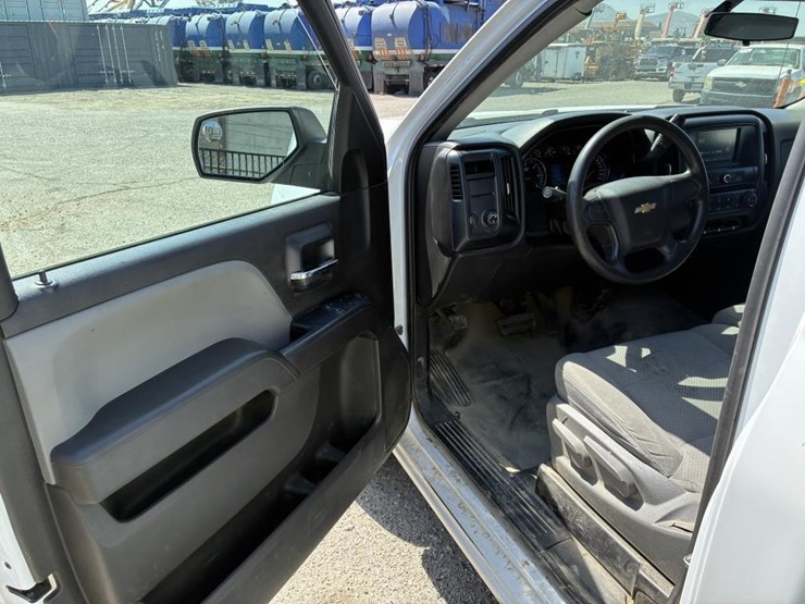 2018-chevrolet-silverado-1500-image-12