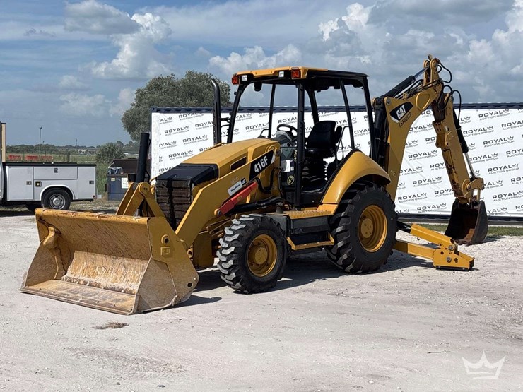 2015-caterpillar-416f-image-1