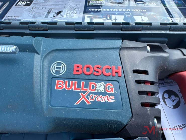 bosch-bulldog-xtreme11255vsr-electric-rotary-hammer-drill-image-2
