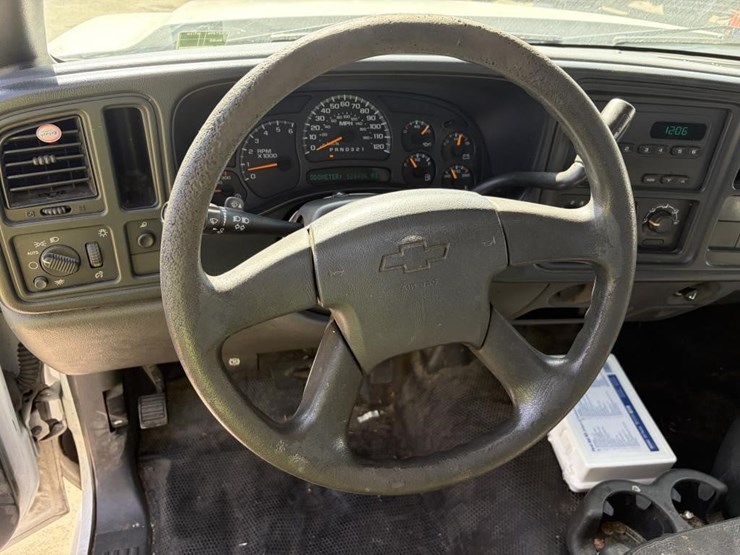2006-chevrolet-3500-image-14