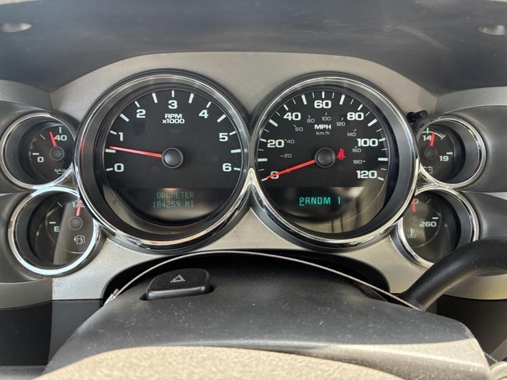 2011-chevrolet-2500hd-image-15