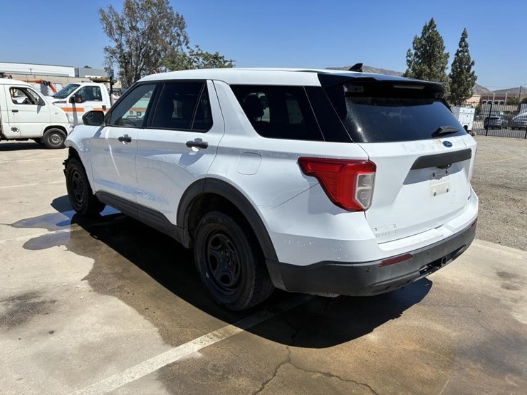 2020-ford-explorer-image-4
