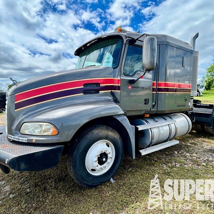 (x) (9-34) 2005 MACK CXN613 T/A Wet Kit Truck Trac...