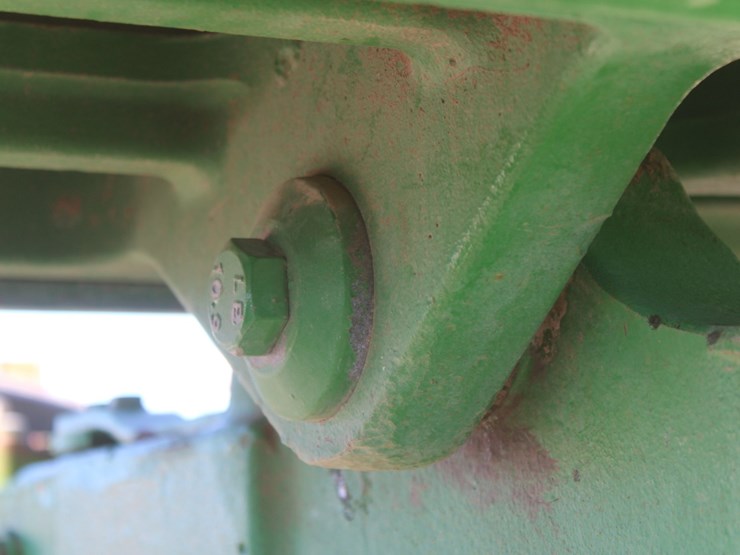 2004-john-deere-7320-image-24