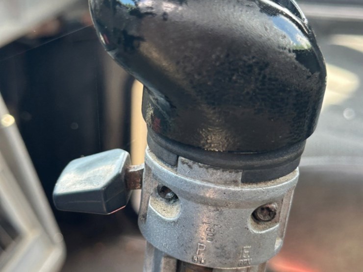 2000-mack-ch613-image-10