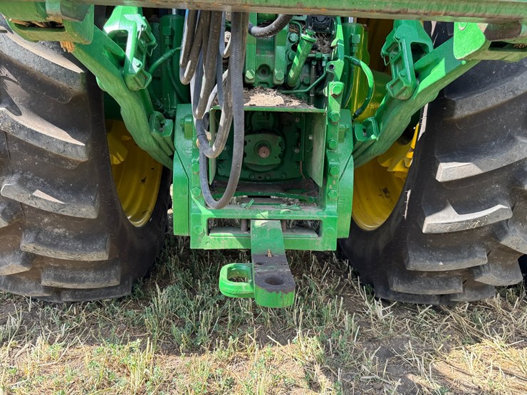 2023-john-deere-8r-340-image-16