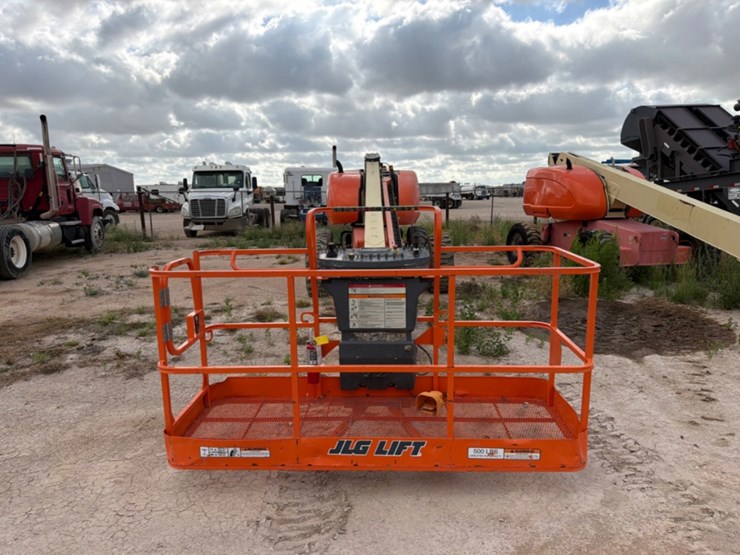 2008-jlg-600s-image-2