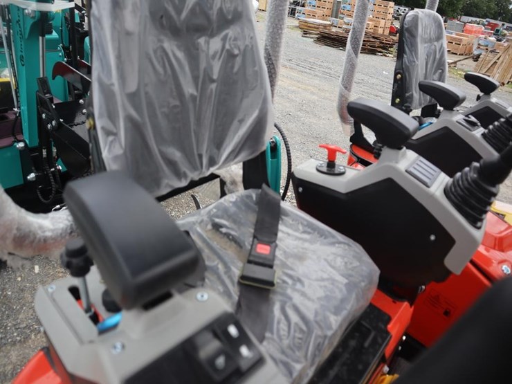 tpm-18hh-mini-excavator-image-10
