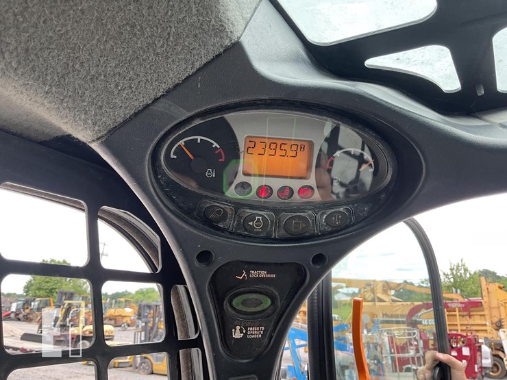 2021-bobcat-t740-image-19