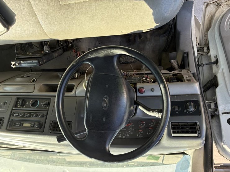 2001-ford-f450-image-13