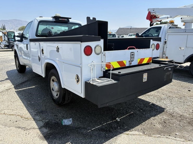 2010-ford-f250-image-4