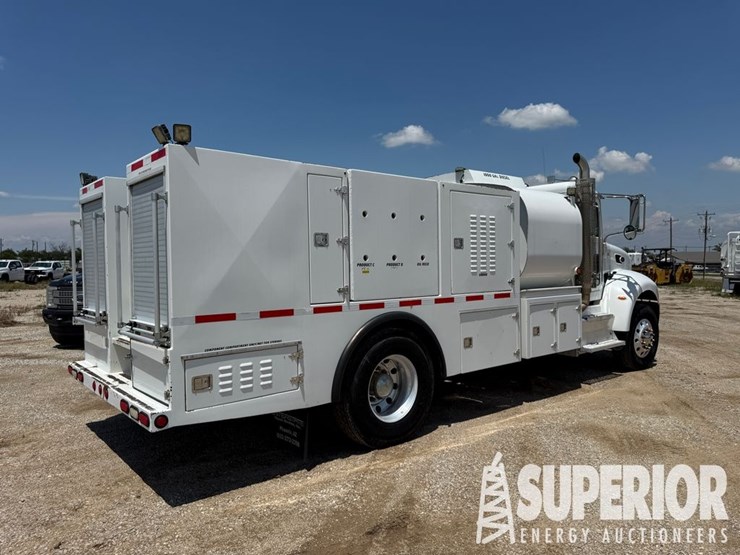 2013-peterbilt-337-image-3