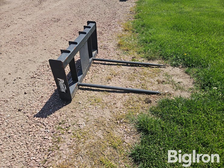 2026-pabreak-bale-spear-skid-steer-attachment-image-4