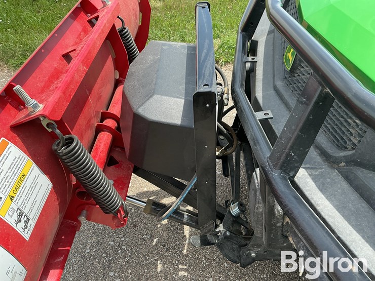2019-john-deere-gator-image-14