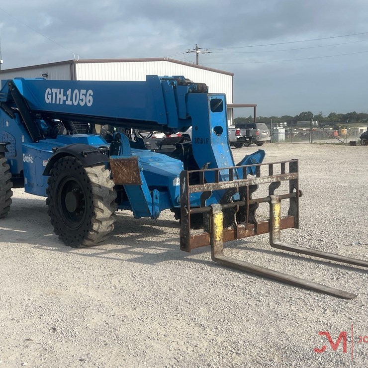 2016 GENIE GTH1056