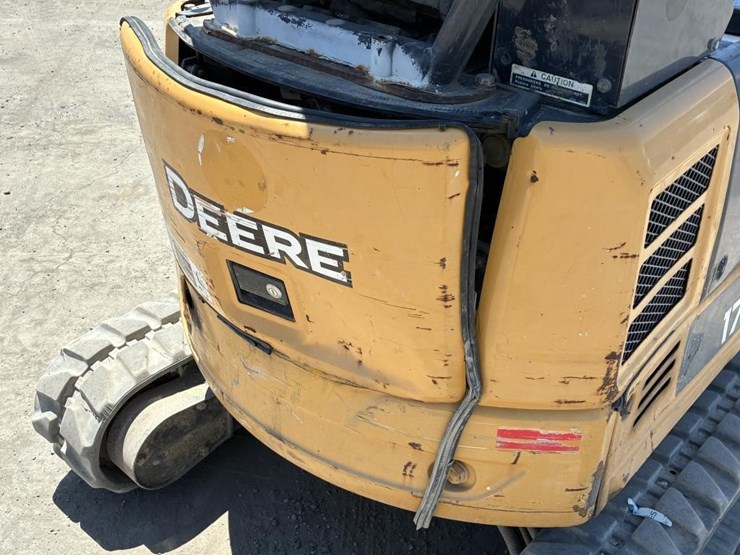 2016-deere-17g-image-10