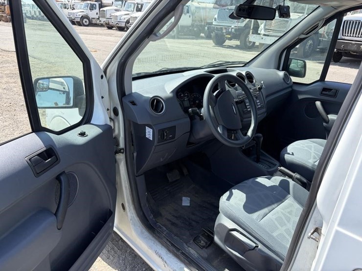2012-ford-transit-image-15