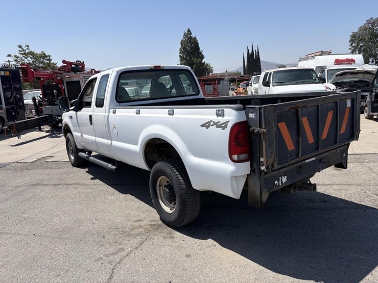 2004-ford-f350-image-4