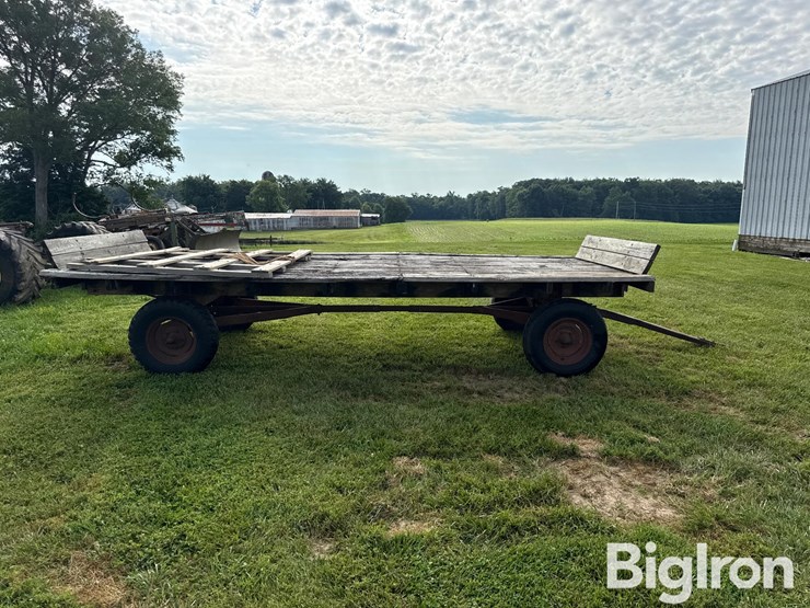 david-bradley-16'-hay-wagon-image-4