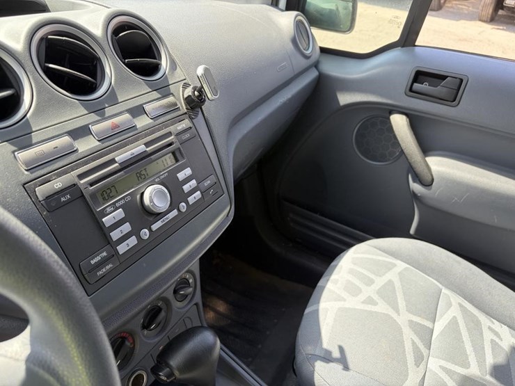2012-ford-transit-image-19