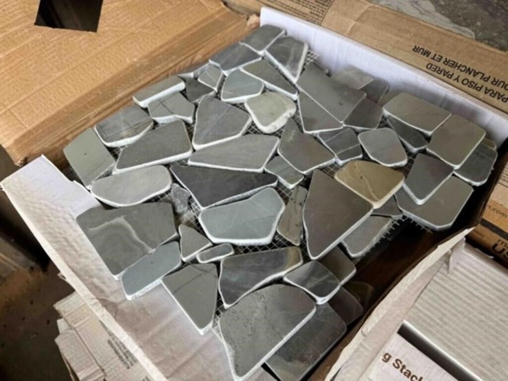 pallet-of-ceramic-tile,-12"x24",-5"x-10"-image-3