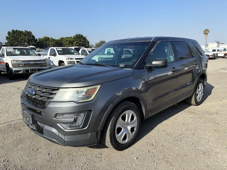 2016-ford-explorer-image-1