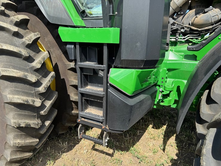 2023-john-deere-8r-340-image-31