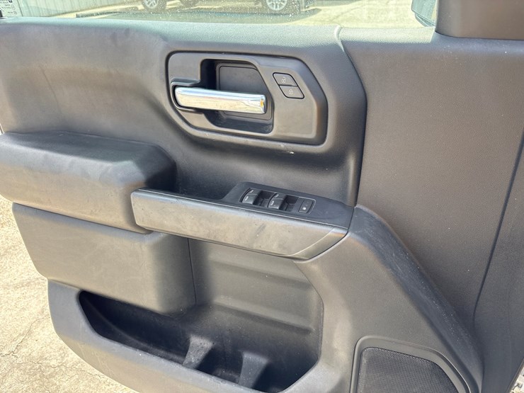 #3626-•-2021-chevrolet-silverado-pickup-truck-image-16