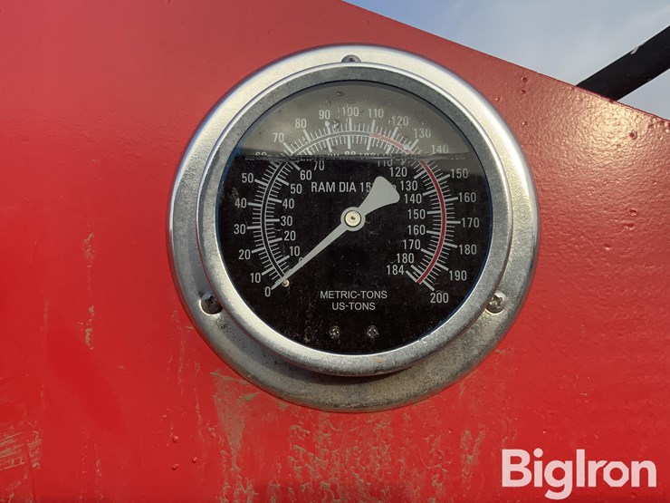 2026-massey-ferguson-730-image-12