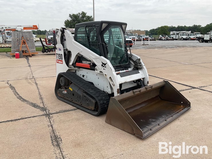 2012-bobcat-t190-image-3