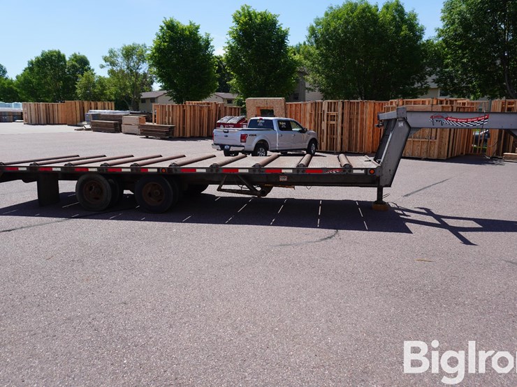 2007-iron-steer-10r25-25'-t/a-gooseneck-roller-trailer-image-4