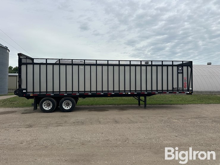 2013-meyer-9140t-boss-rt-t/a-live-bottom-forage-trailer-image-4