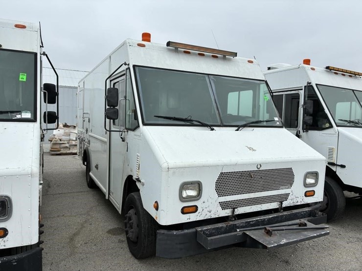 2008-workhorse-w62-image-2